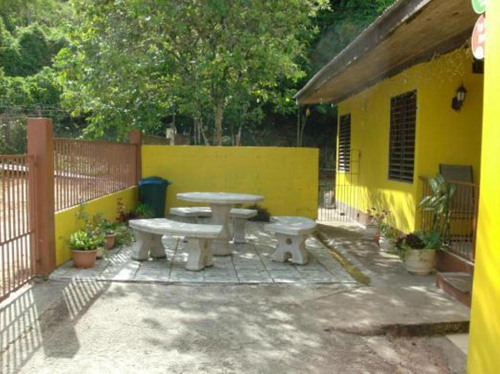 Tonys Guest House Petit Valley Exterior photo